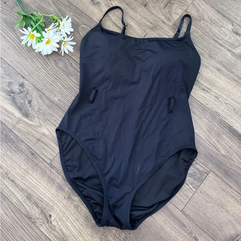 Kate Spade Daisy Buckle Elegant Black Garment